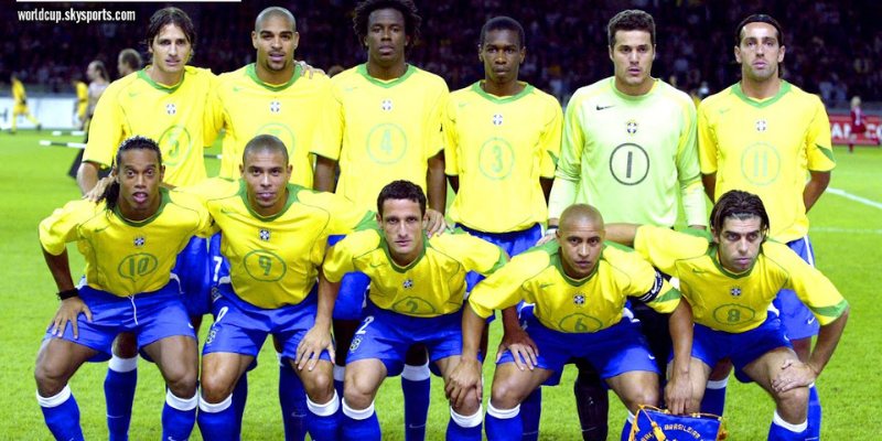 Bức tường thép và những pha lên bóng thần tốc