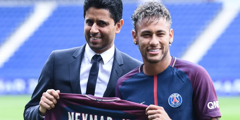 Neymar chính thức gia nhập PSG