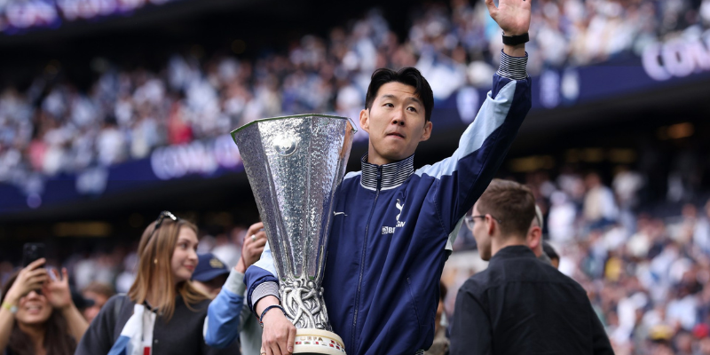 Sự ra đi đầy cảm xúc từ Tottenham Hotspur
